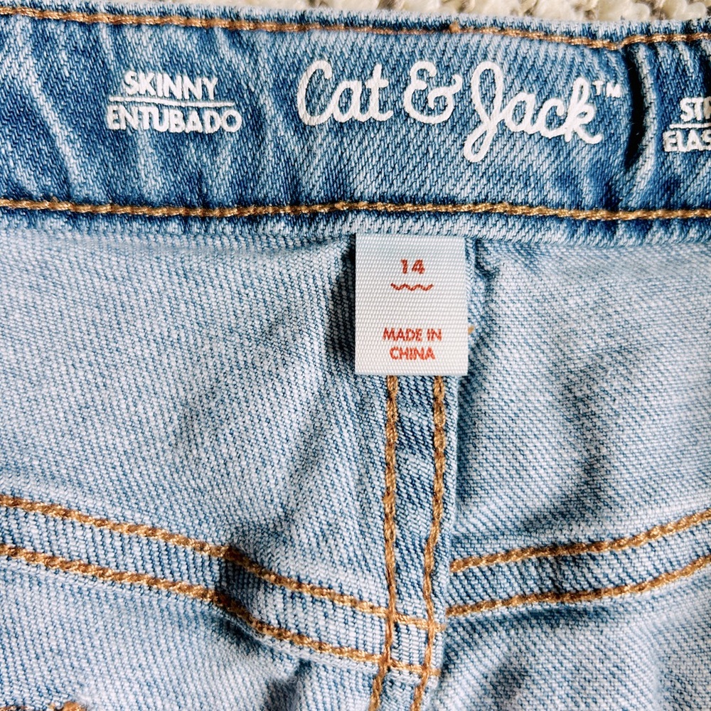 Cat & Jack Girl’s Light Wash Distressed Skinny Jeans with Flip Sequins Girl’s 14 - Picture 8 of 9